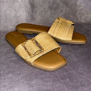 UNIVERSAL THREAD Slide Sandals